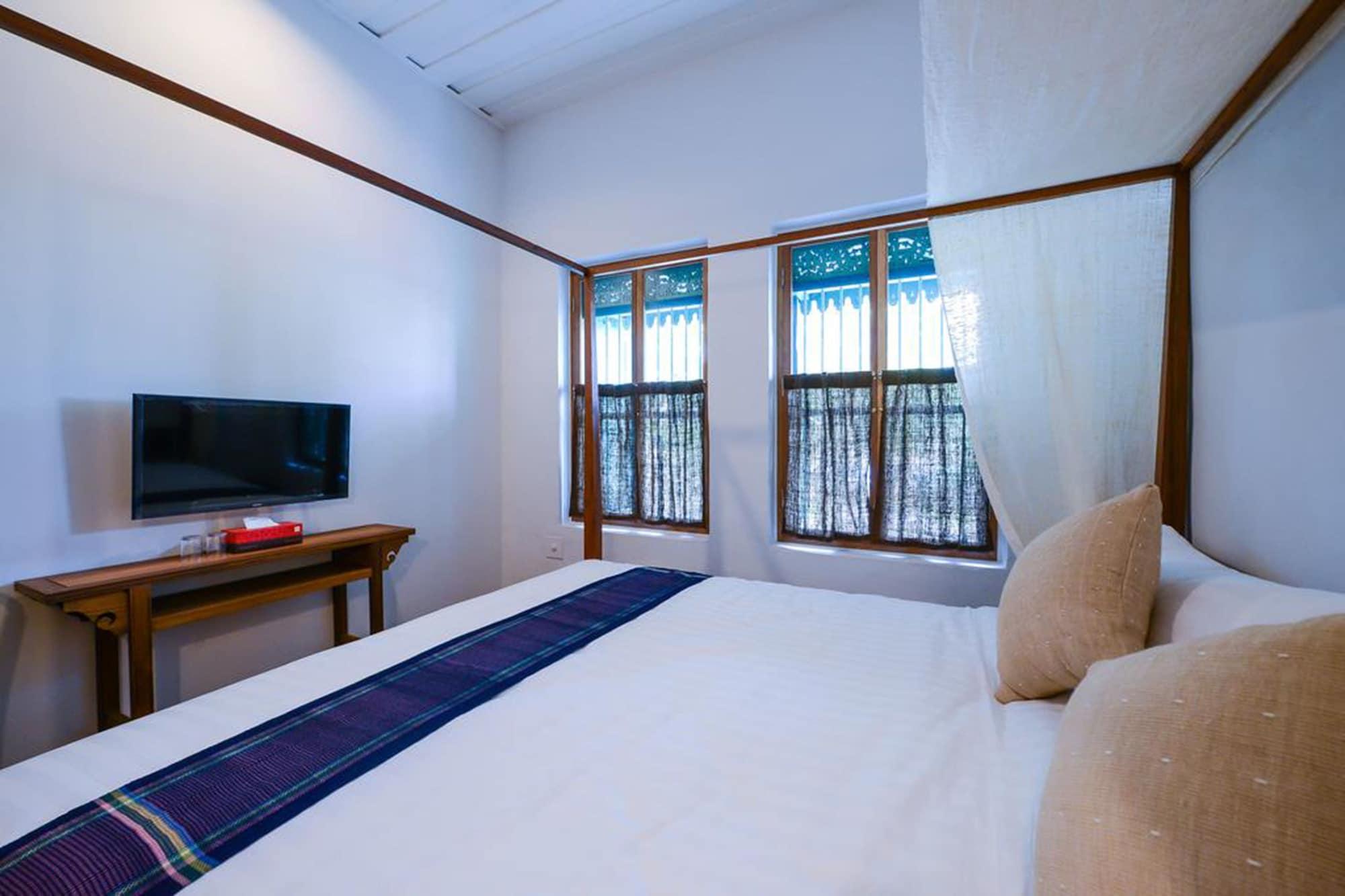 Neighbor Phuthon Bed & Breakfast Bangkok Bagian luar foto