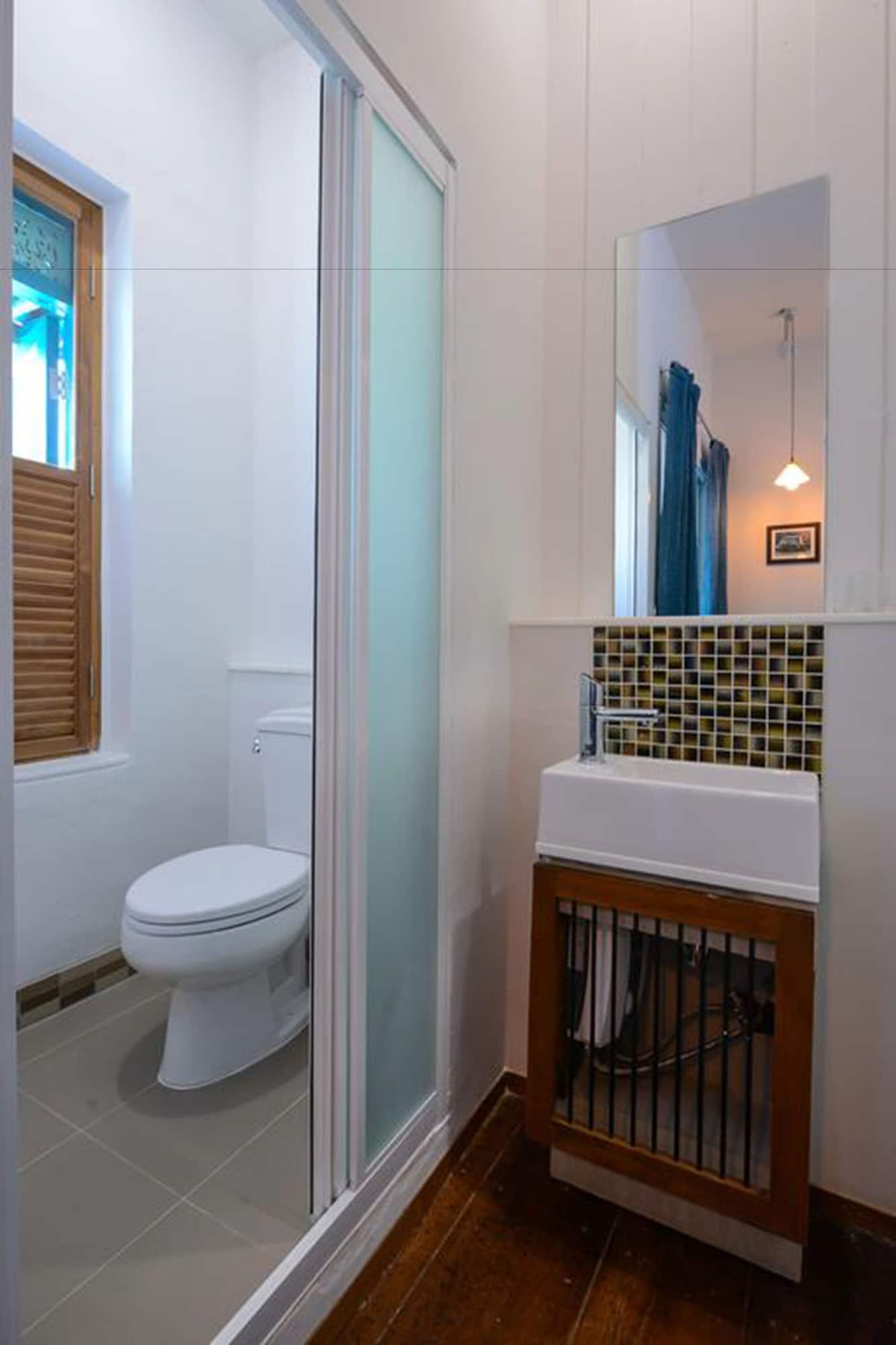Neighbor Phuthon Bed & Breakfast Bangkok Bagian luar foto