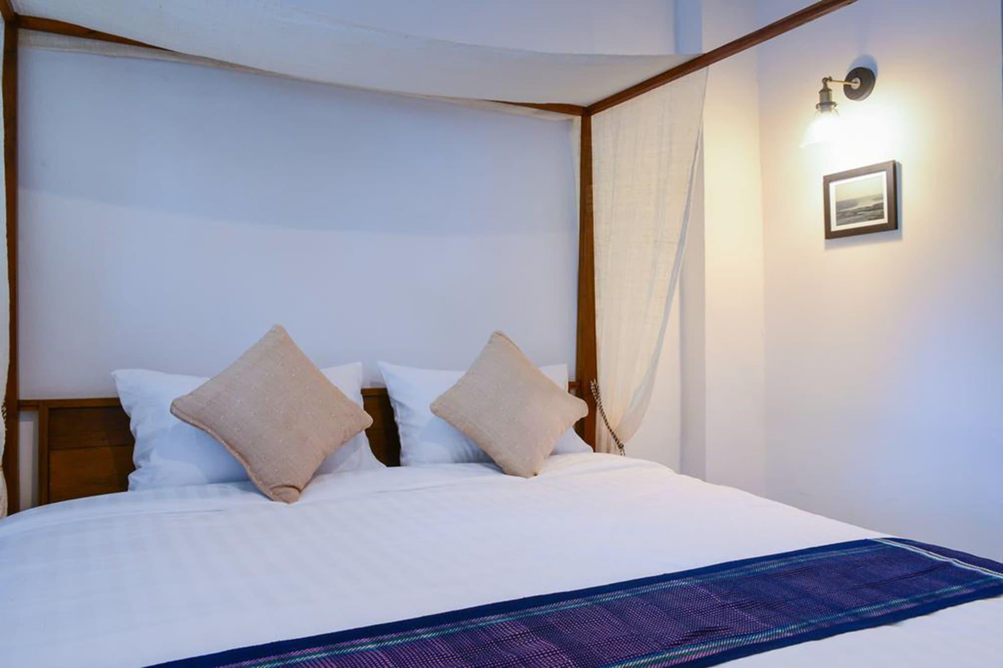 Neighbor Phuthon Bed & Breakfast Bangkok Bagian luar foto