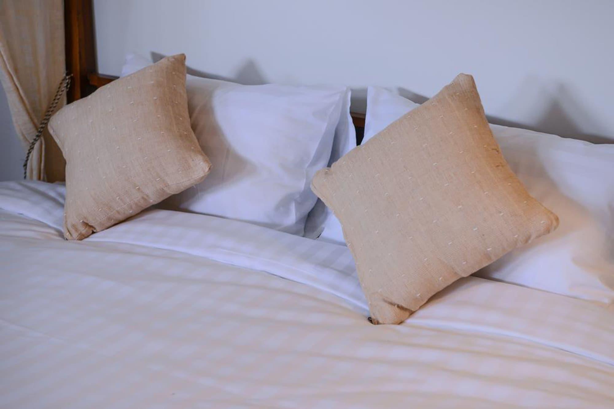 Neighbor Phuthon Bed & Breakfast Bangkok Bagian luar foto
