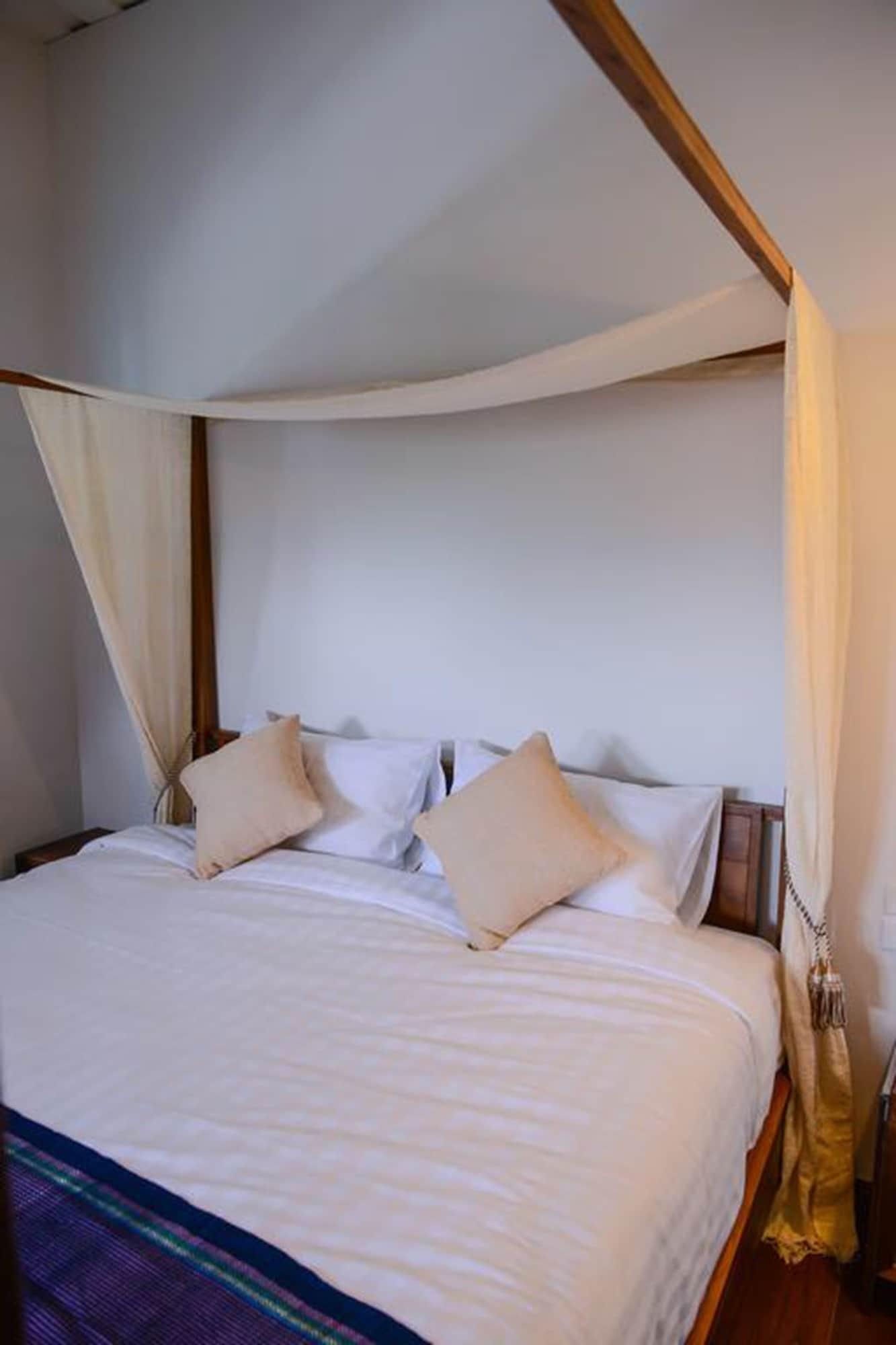 Neighbor Phuthon Bed & Breakfast Bangkok Bagian luar foto