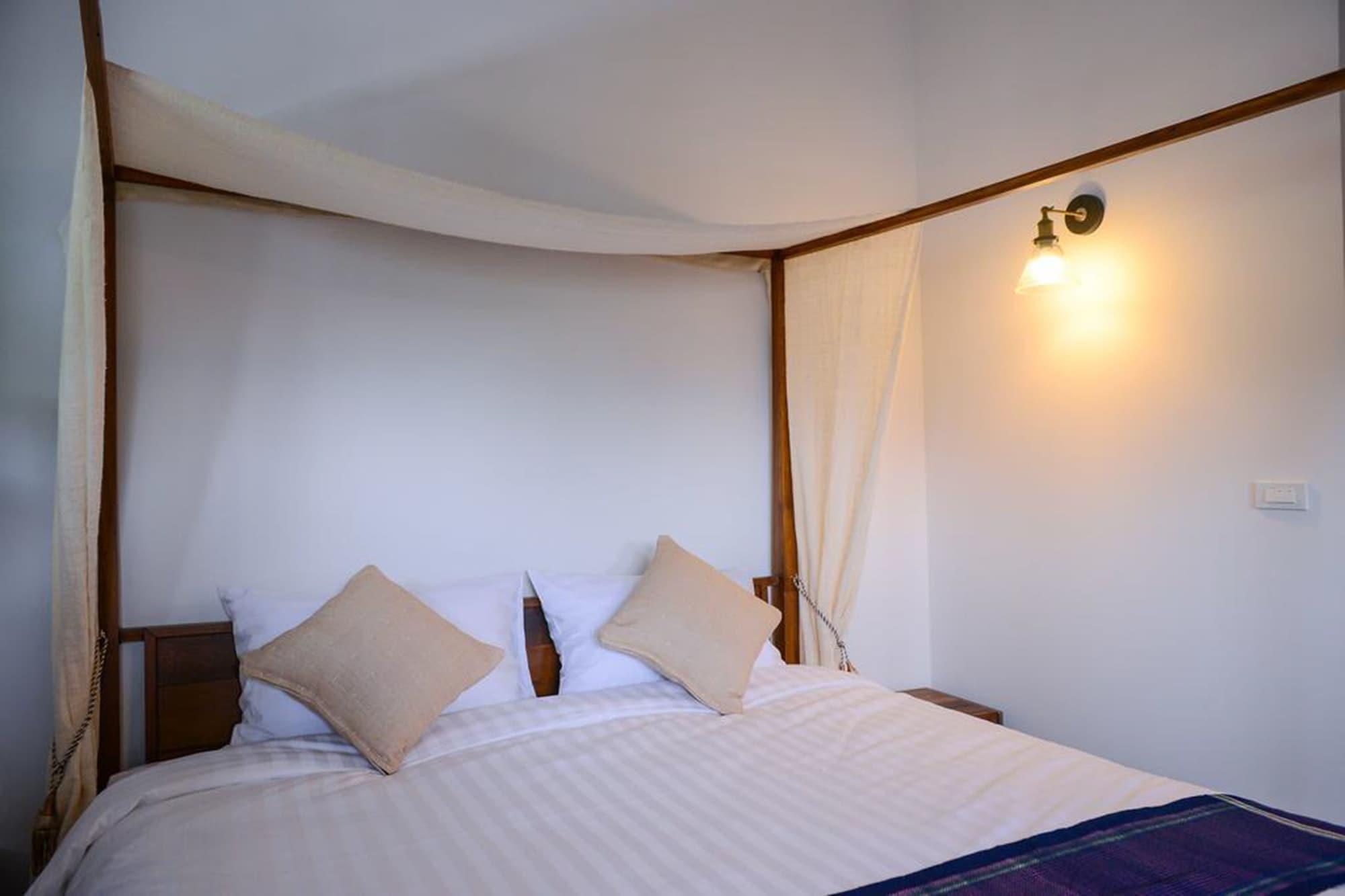 Neighbor Phuthon Bed & Breakfast Bangkok Bagian luar foto