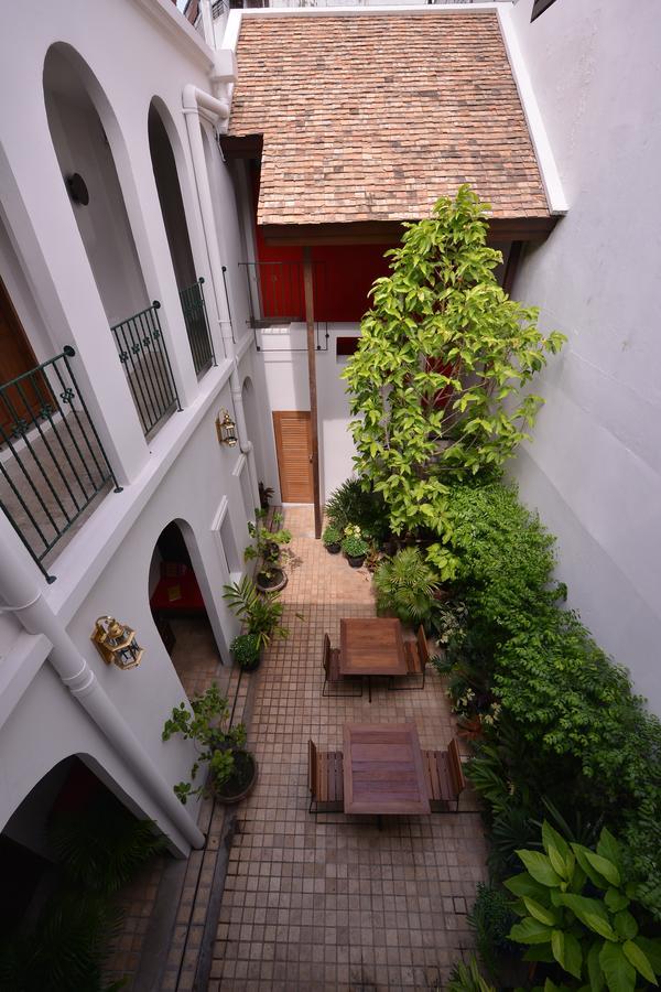 Neighbor Phuthon Bed & Breakfast Bangkok Bagian luar foto