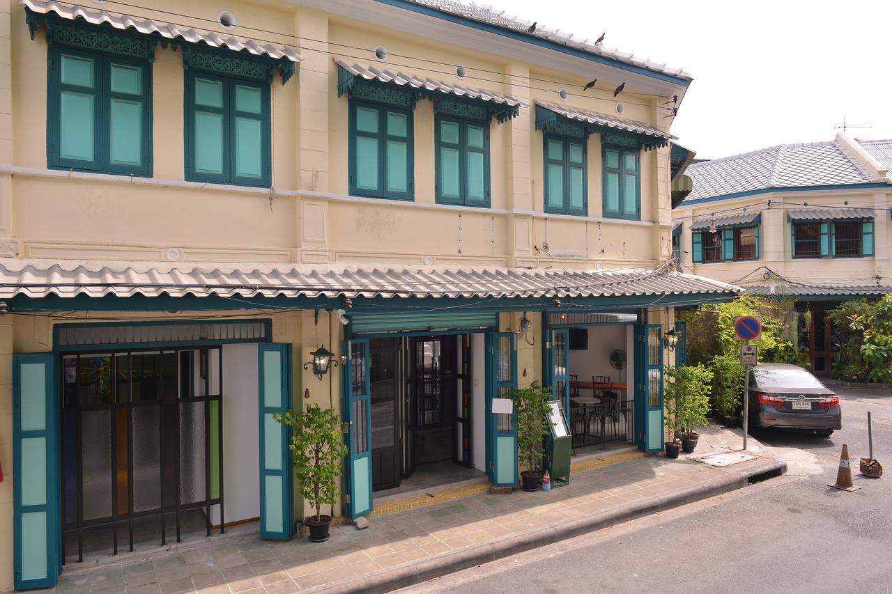 Neighbor Phuthon Bed & Breakfast Bangkok Bagian luar foto