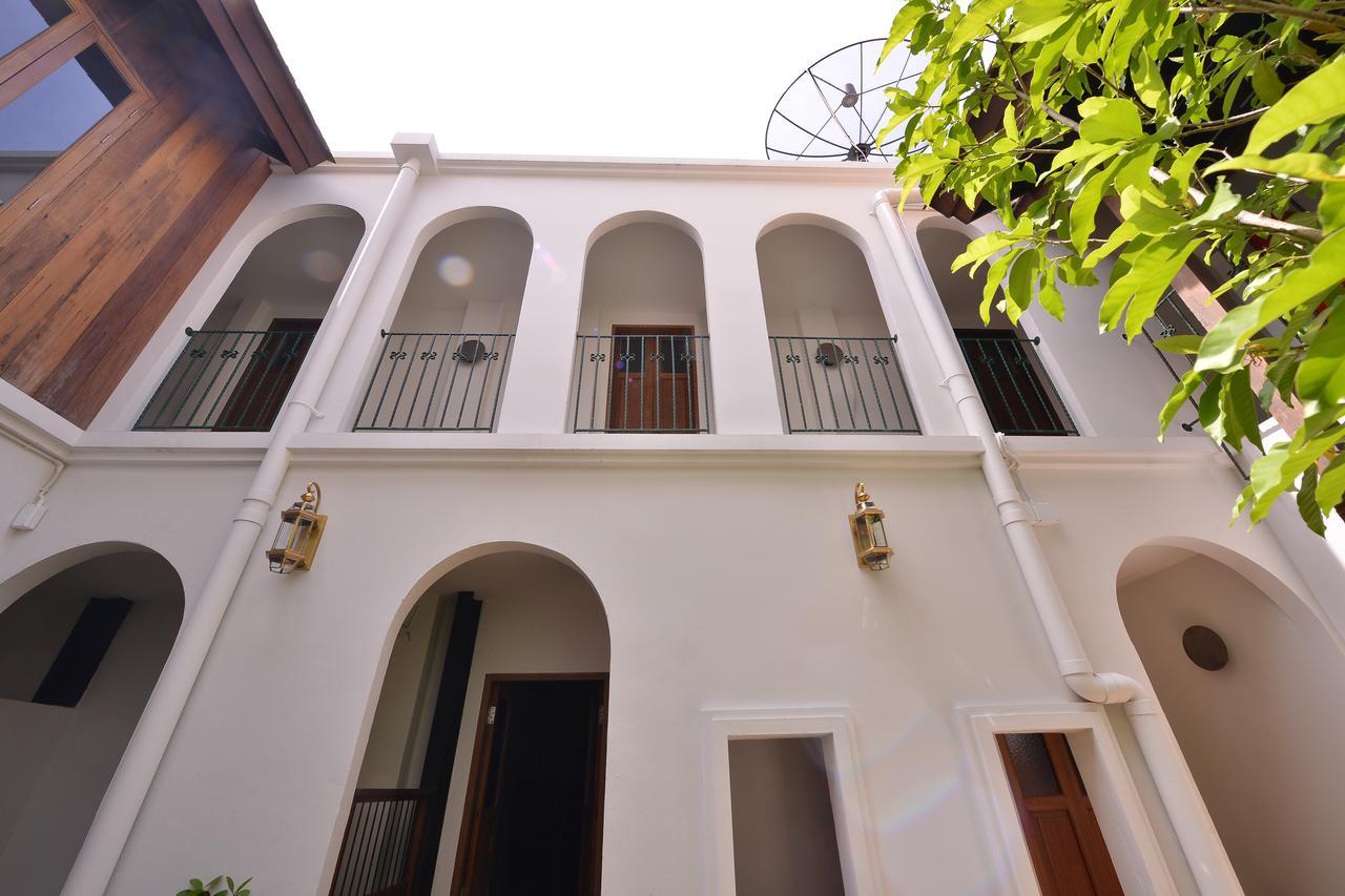 Neighbor Phuthon Bed & Breakfast Bangkok Bagian luar foto